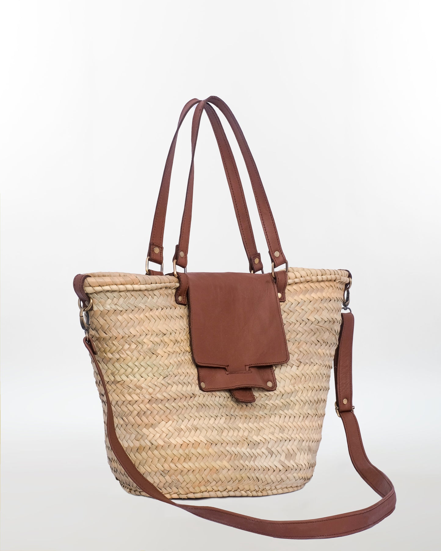 Convertible Moroccan Straw Tote Bag – Leather Flap & Crossbody Strap