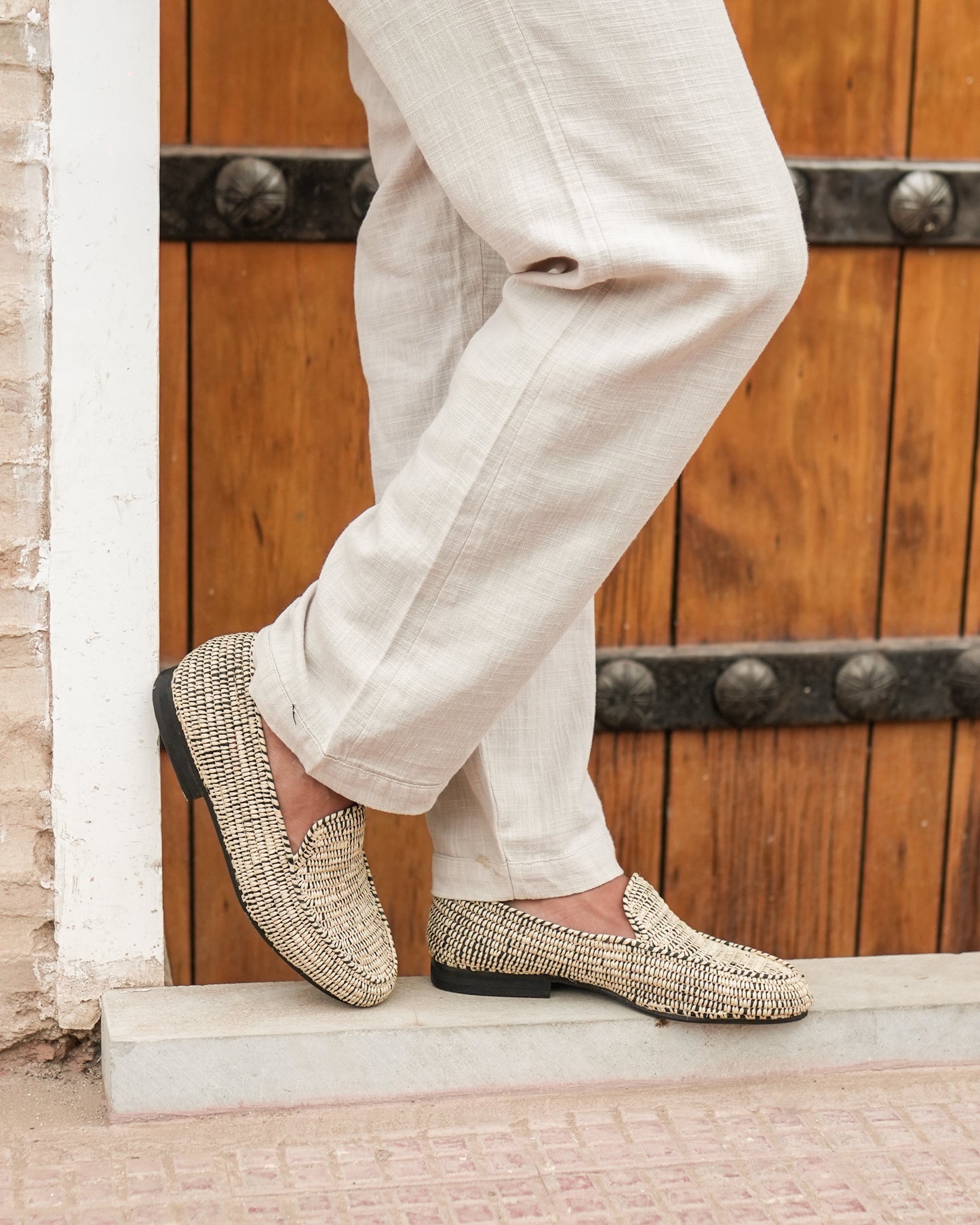 Two-Tone Raffia Loafers for Men – Black & Natural Handwoven Moroccan Slip-Ons