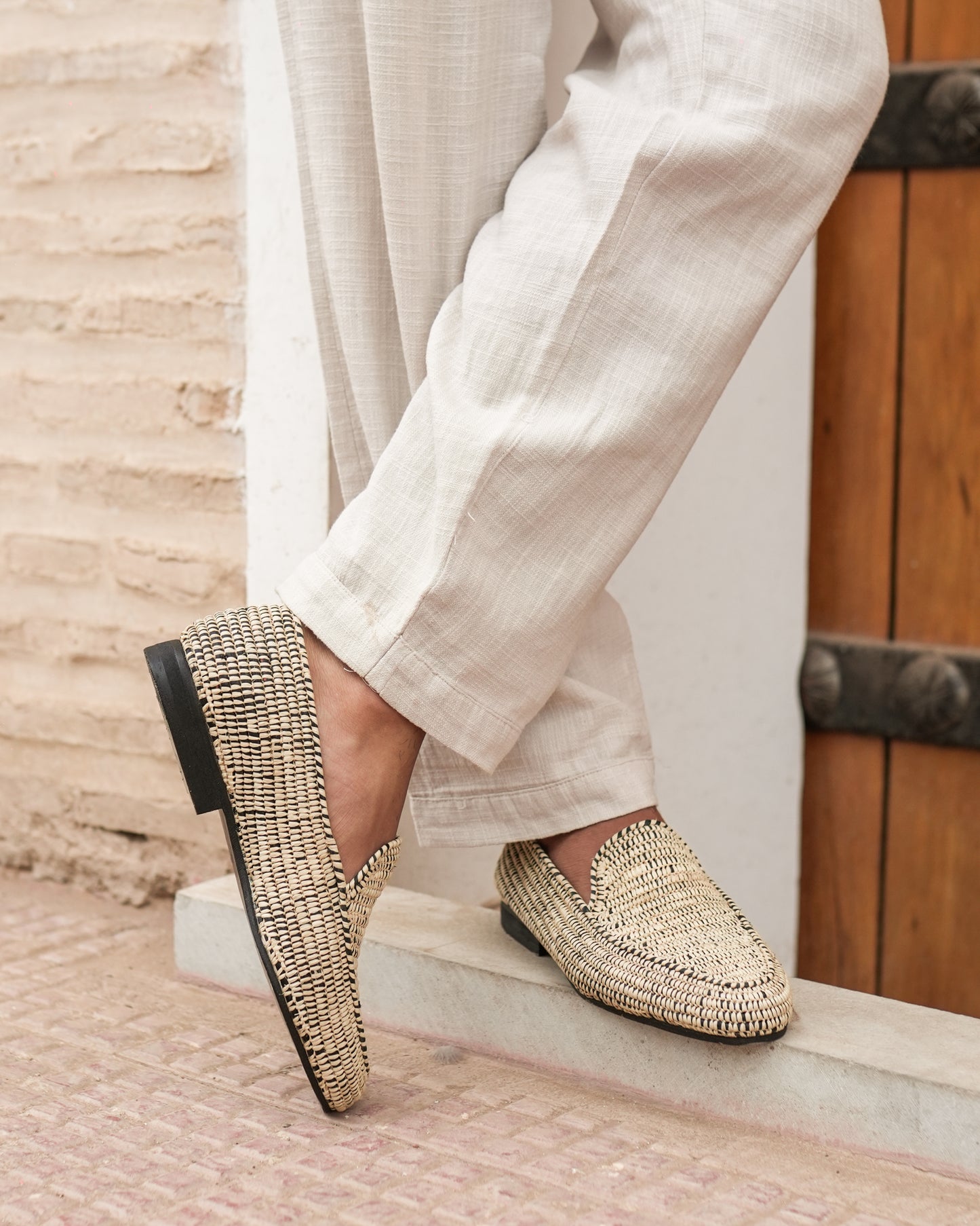 Two-Tone Raffia Loafers for Men – Black & Natural Handwoven Moroccan Slip-Ons