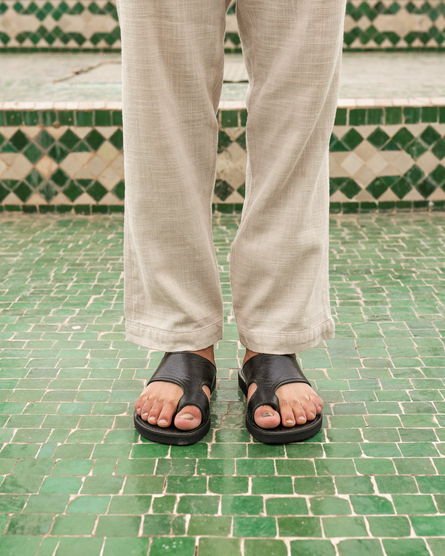 Black Leather Slide Sandals for Men – Handmade Moroccan Slip-Ons with Cutout Design