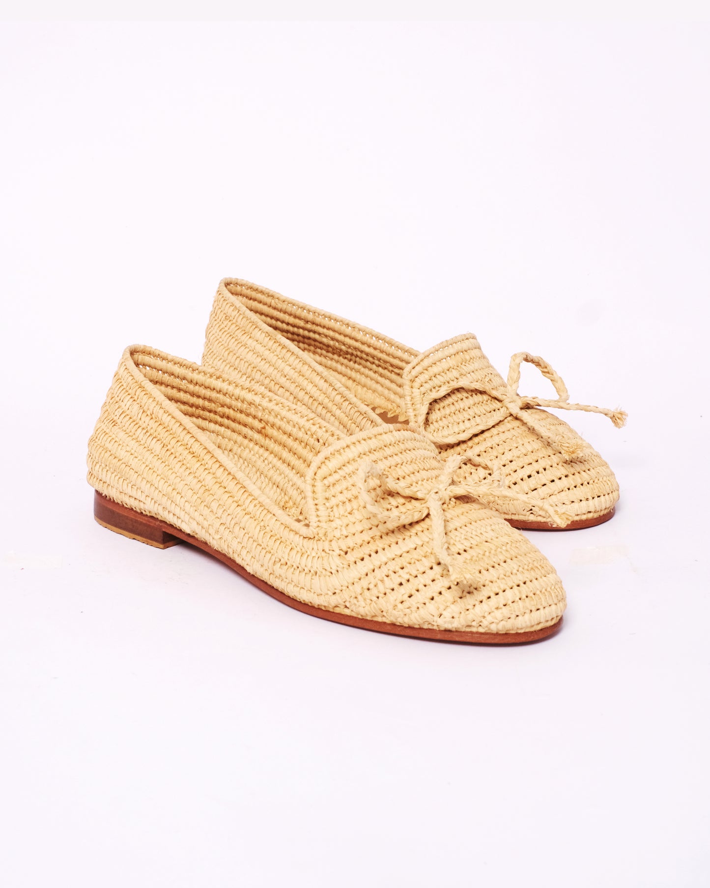Natural Raffia Bow Loafers – Handmade Moroccan Flats for Women