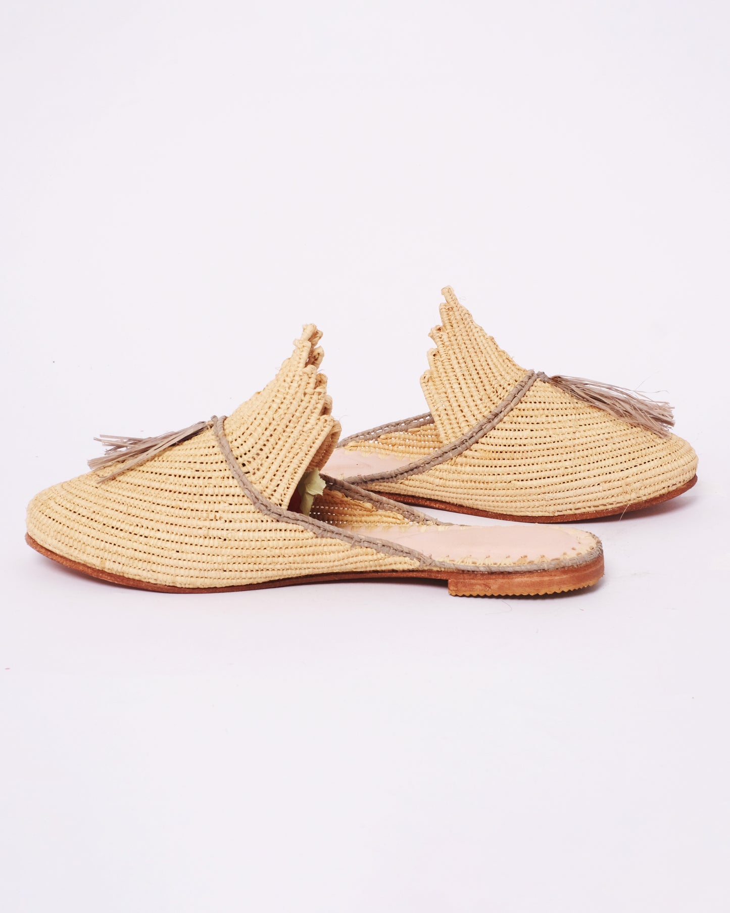 Natural Raffia Mules with Grey Trim & Tassel – Handmade Moroccan Slip-Ons