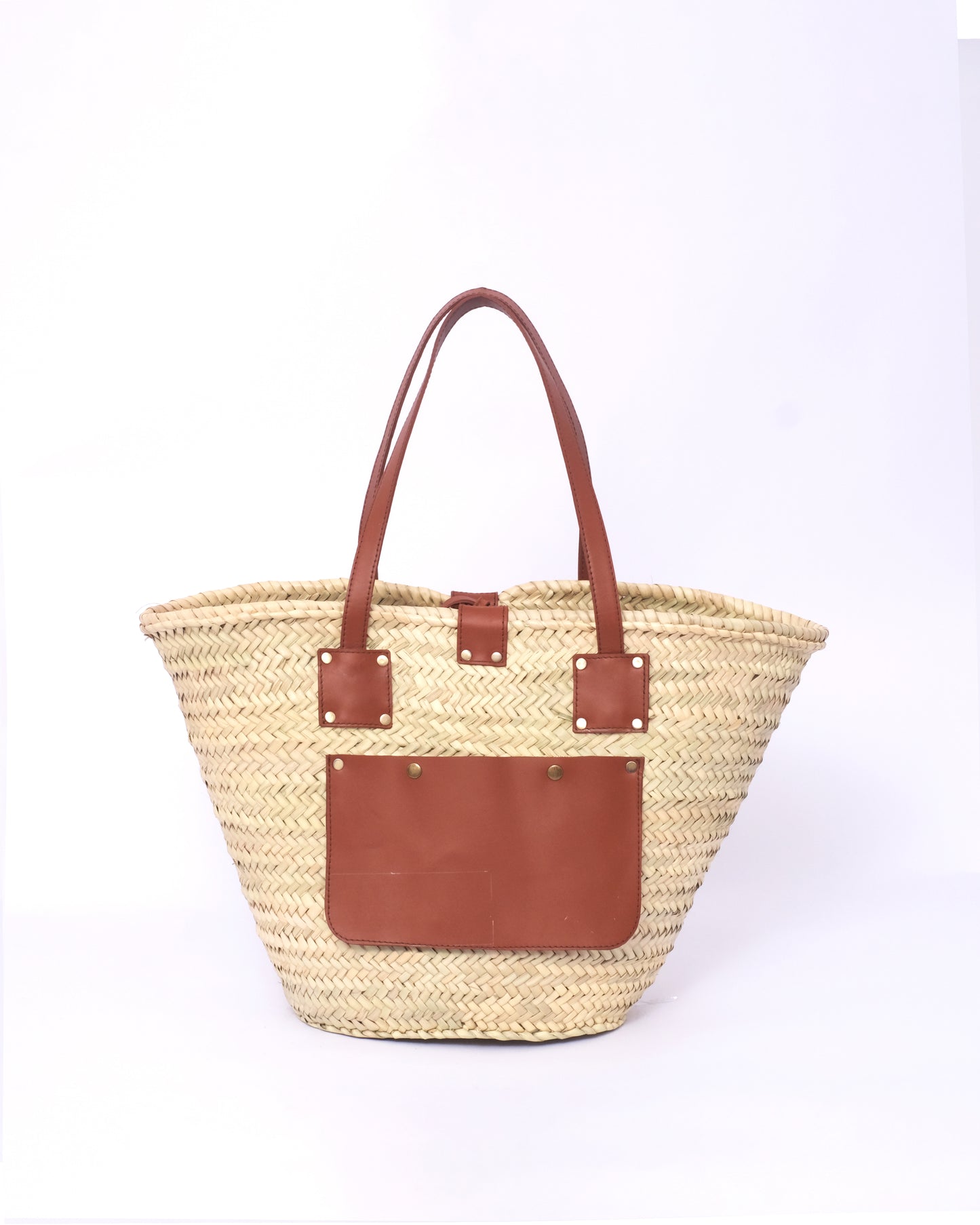 Sustainable Sophistication: The Palm Straw Bag with Vegan Leather Handles