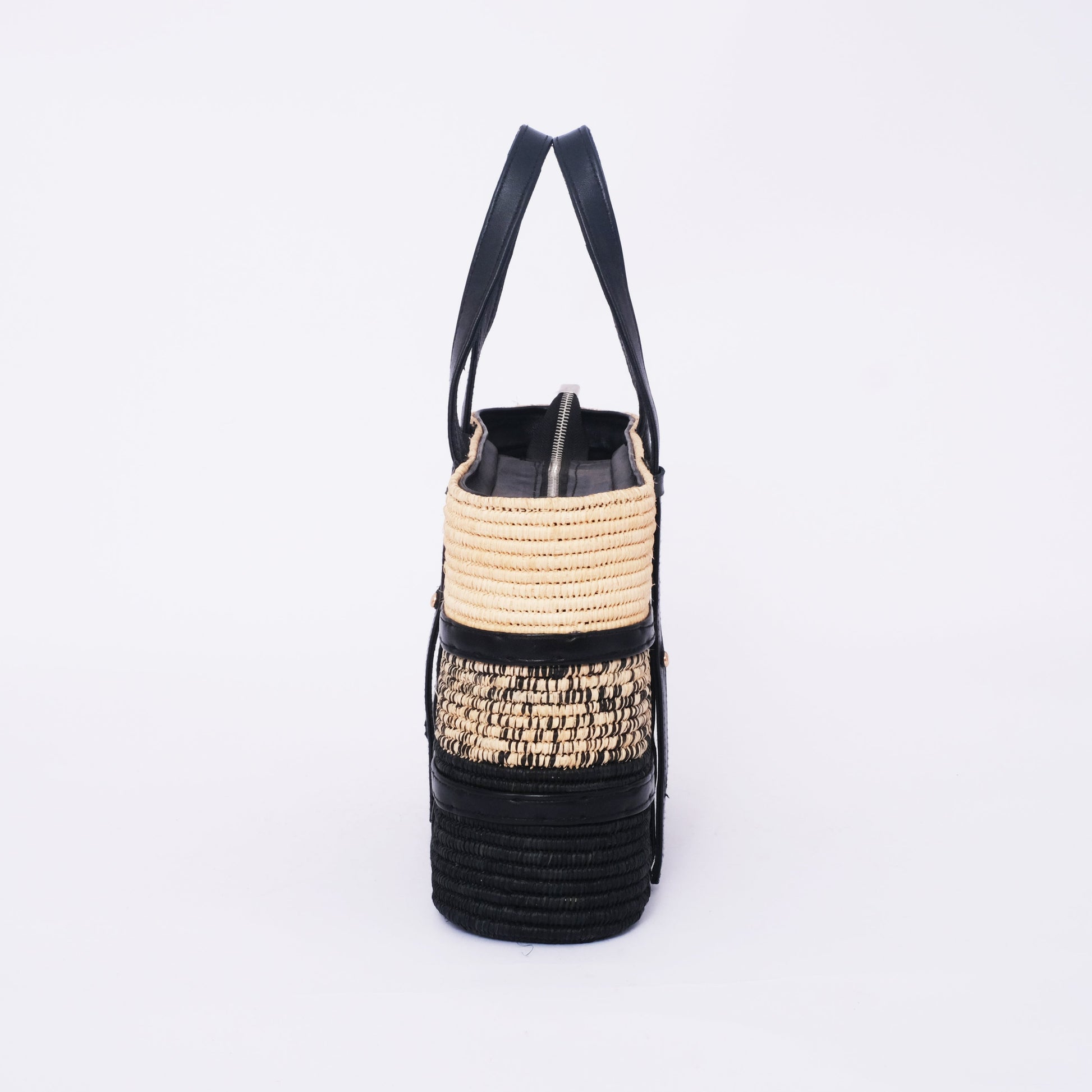 Vegan Leather Meets Natural Fibers in the Must-Have Raffia Tote