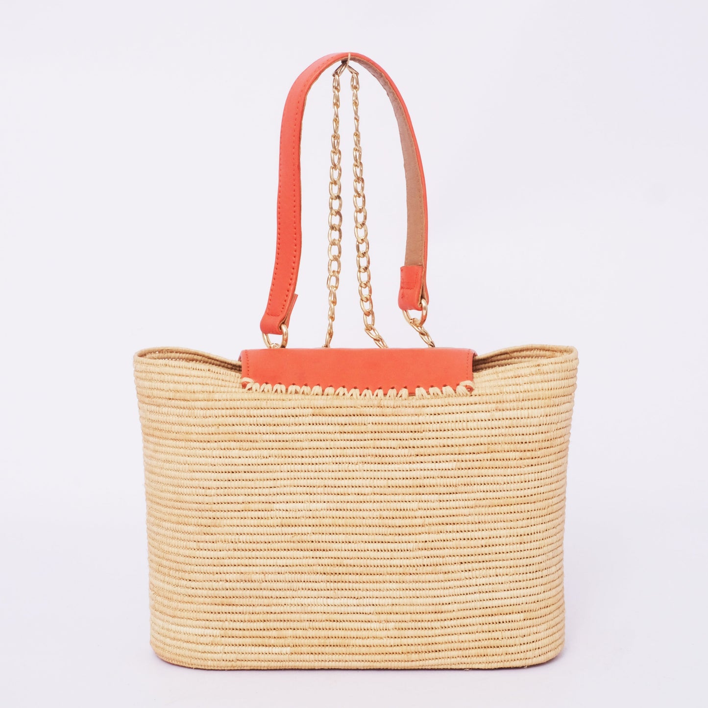 Vegan Leather Meets Natural Fibers in the Must-Have Raffia Tote