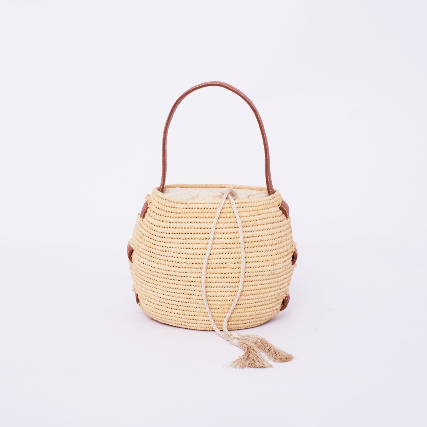 The Perfect Eco-Accessory: Handcrafted Moroccan Raffia Tote