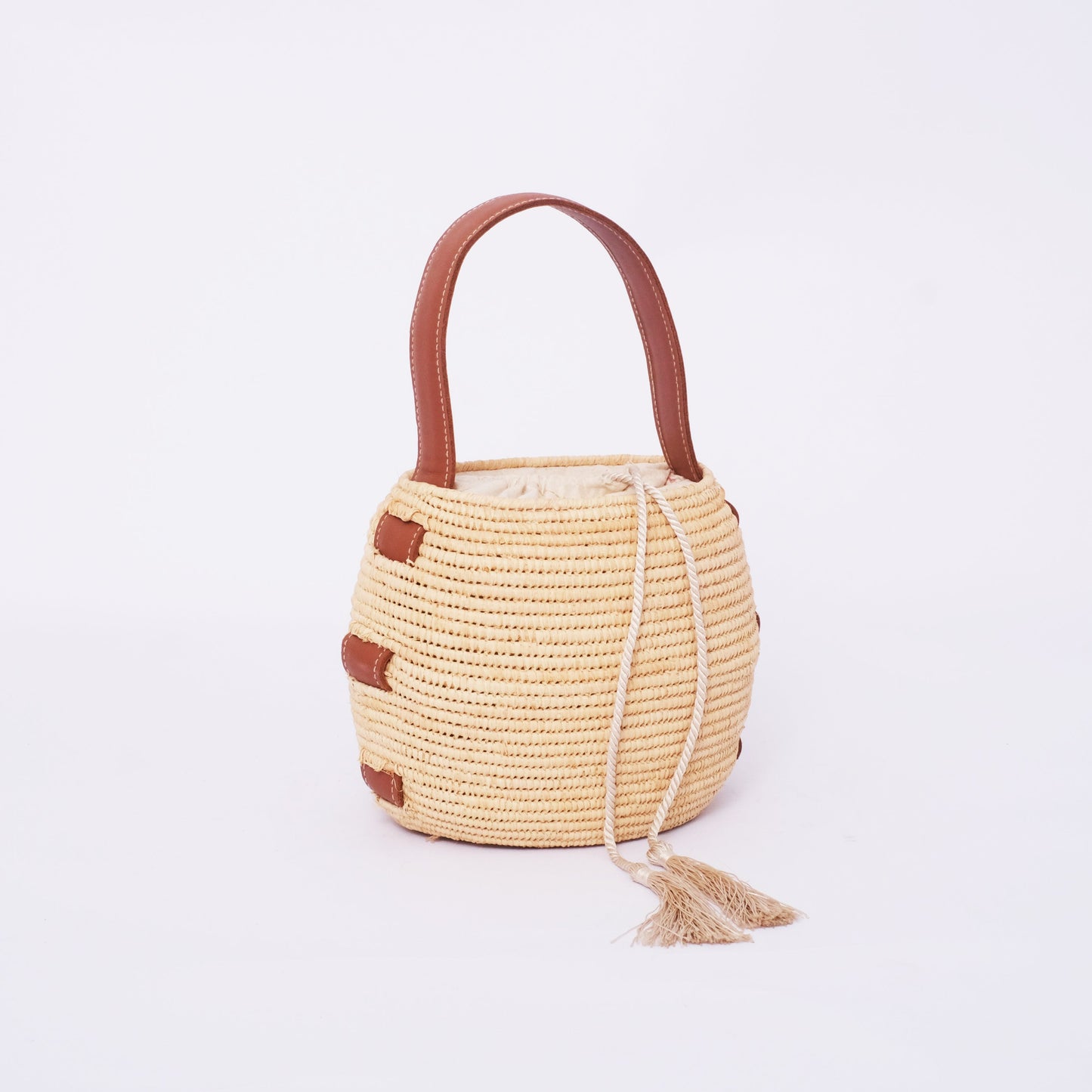 Classic Design, Sustainable Material: The Raffia Bag with Vegan Leather