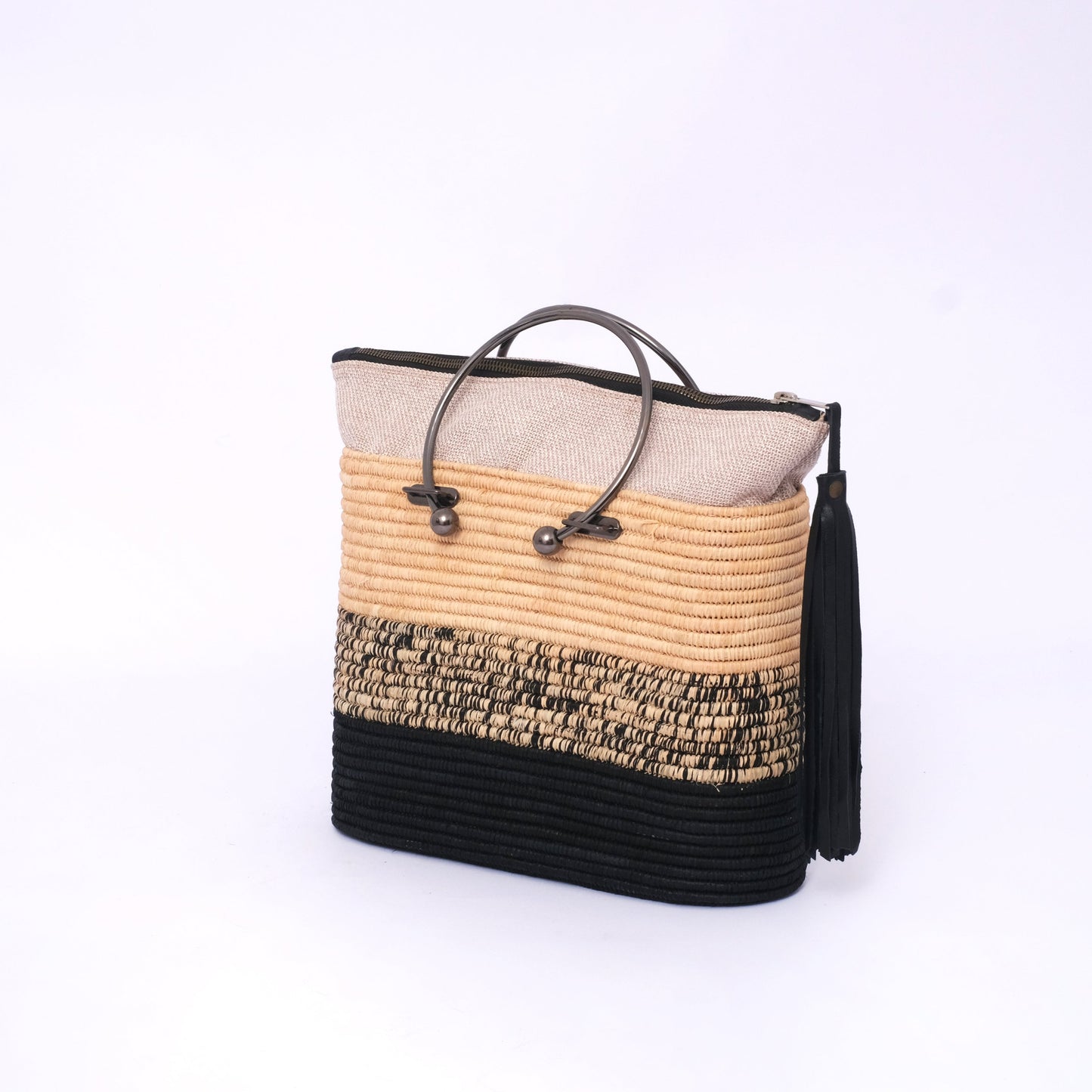 Sustainable Luxury: The Moroccan Handwoven Raffia Bag