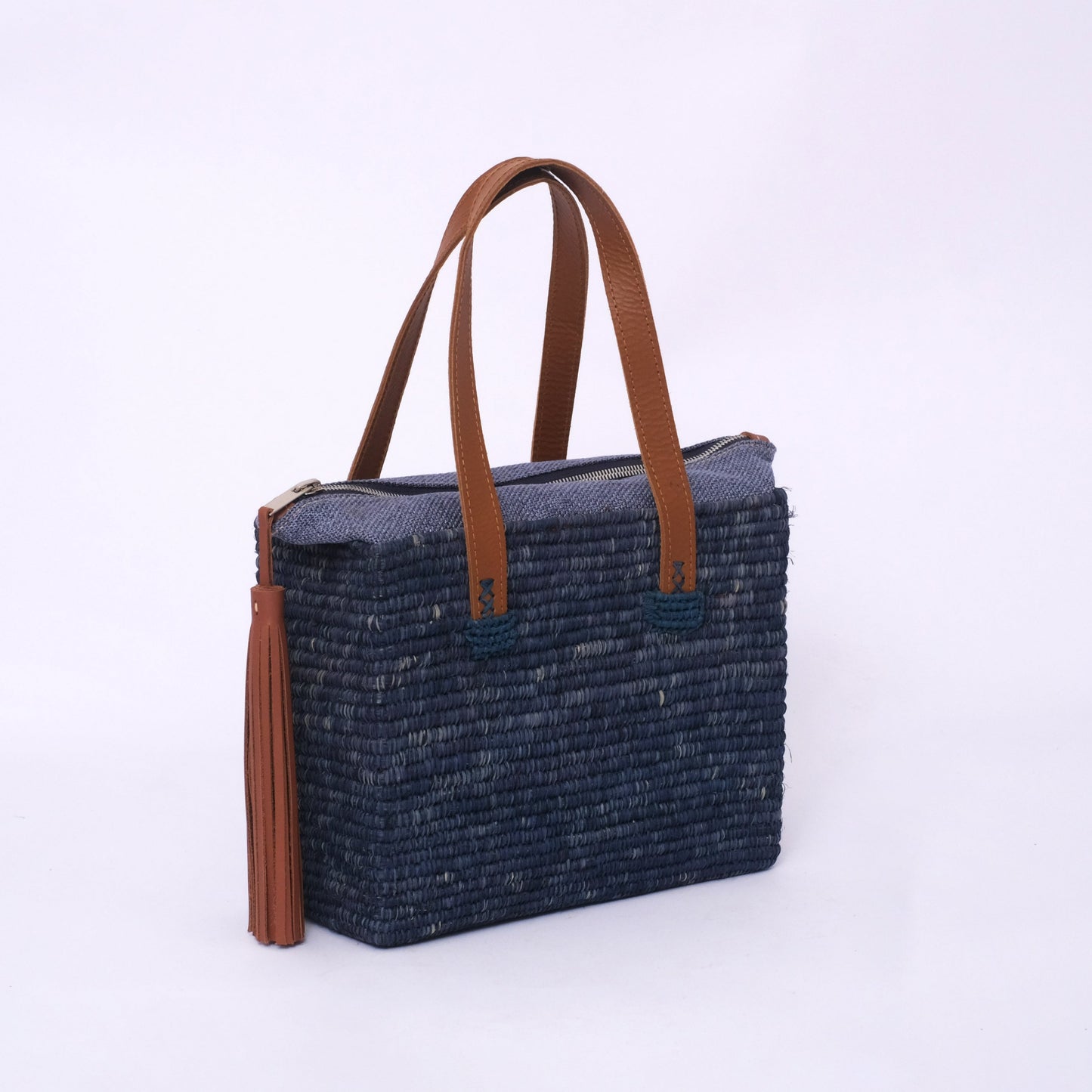 Handwoven raffia Bag: Your Sustainable Companion for Every Occasion