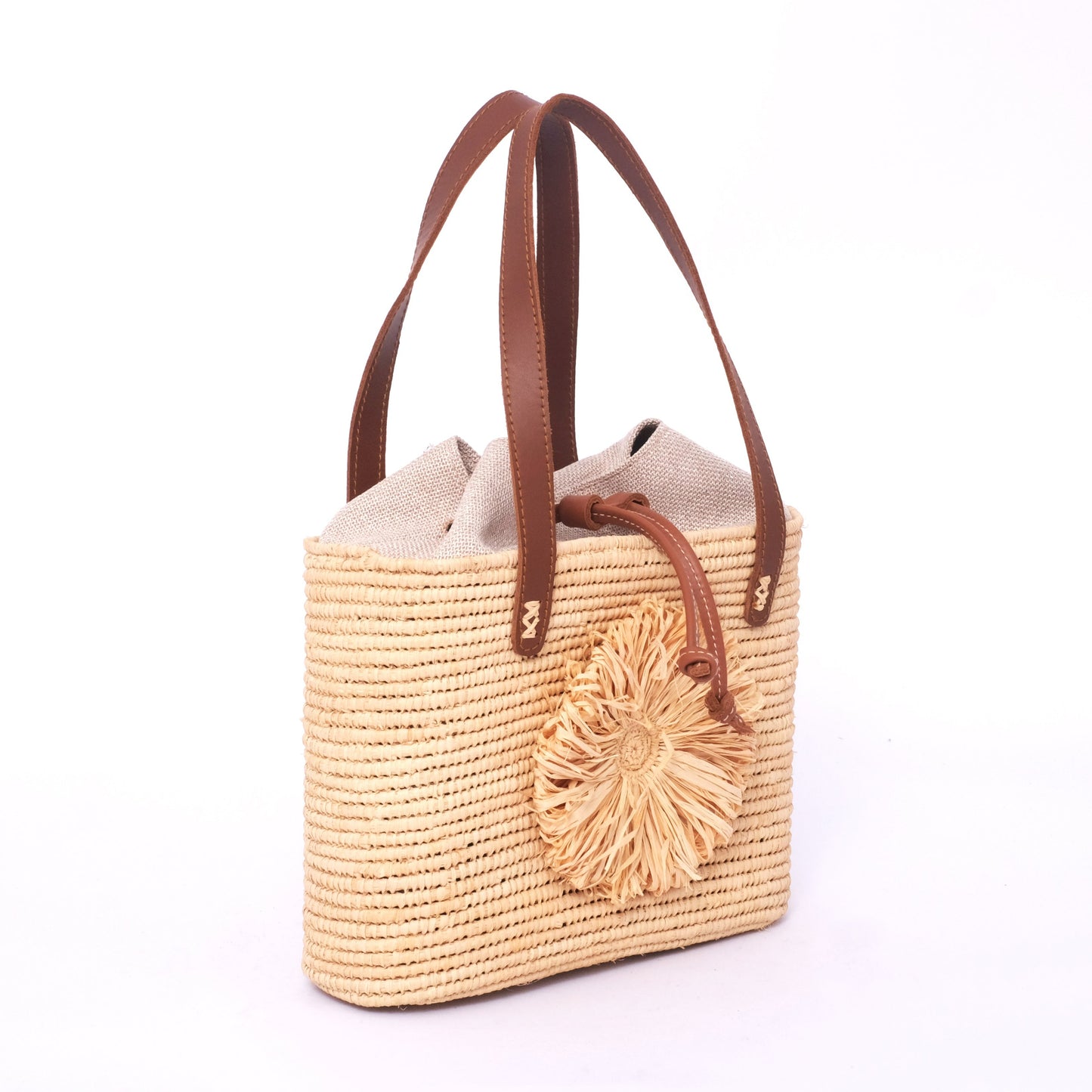 Vegan Leather & Raffia Tote: Your New Must-Have Eco-Accessory