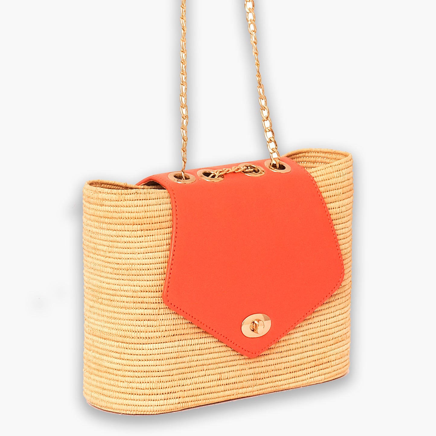 Upgrade Your Wardrobe with a Chic, Eco-Conscious Raffia Bag and vegan leather details