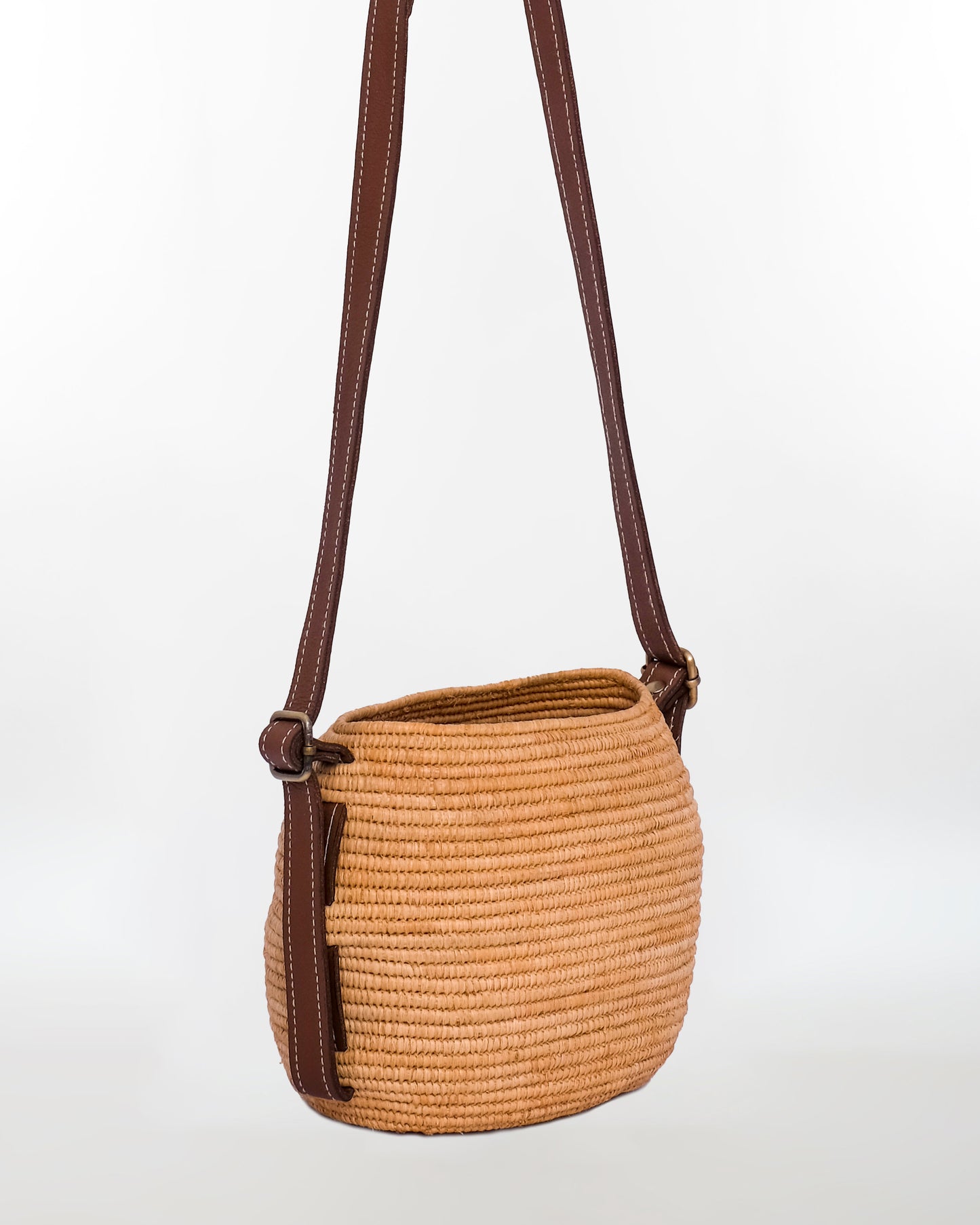 Natural Raffia Crossbody Bag – Handwoven Straw Shoulder Bag with Leather Strap