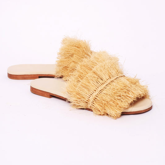 Natural beige raffia fringe sandals handmade in Morocco with flat sole
