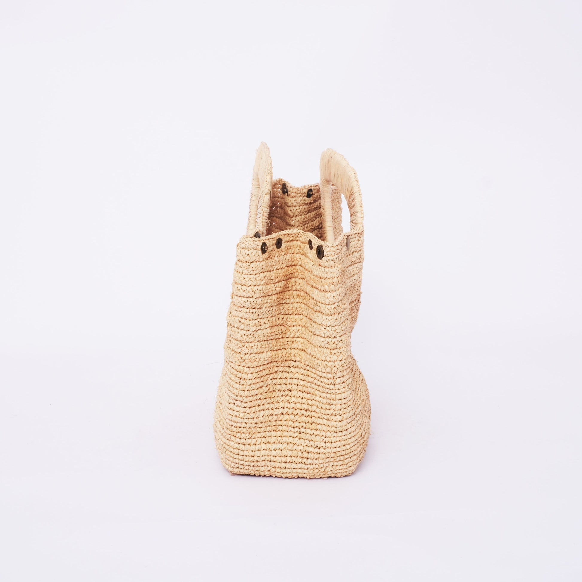 Raffia Bag: A Timeless Accessory for the Environmentally Aware