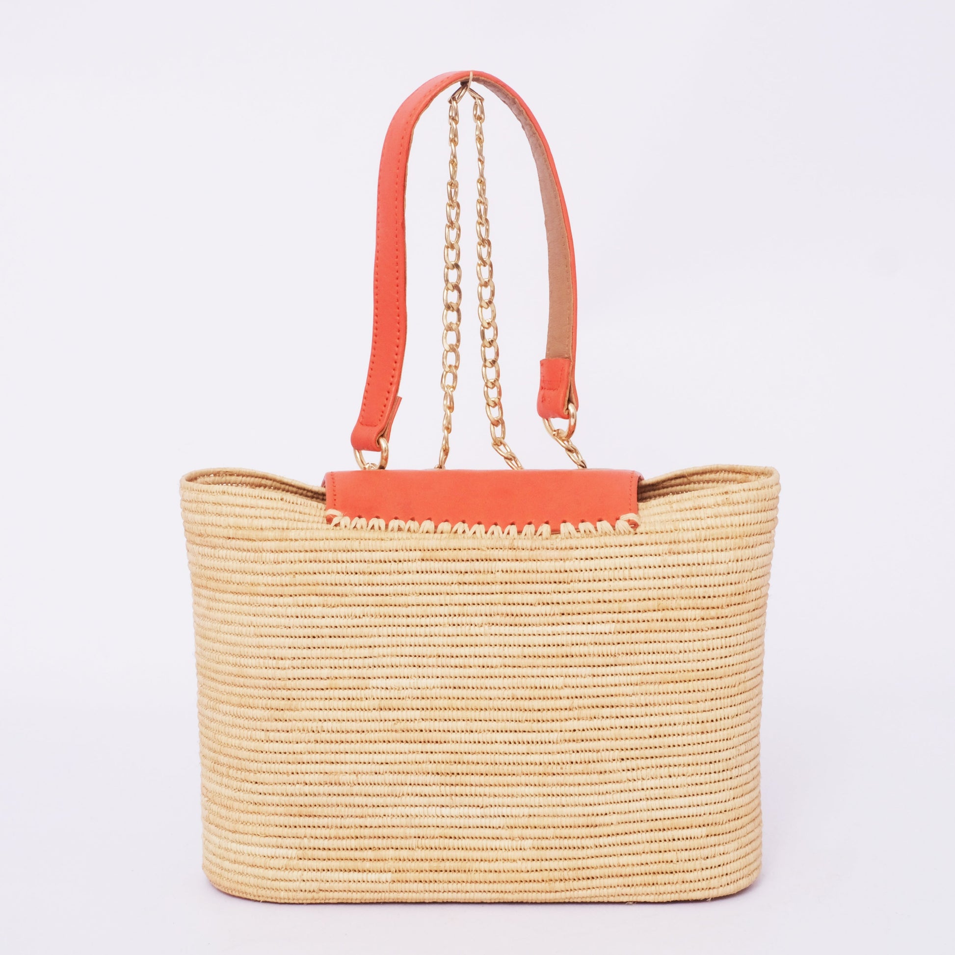Vegan Leather Meets Natural Fibers in the Must-Have Raffia Tote