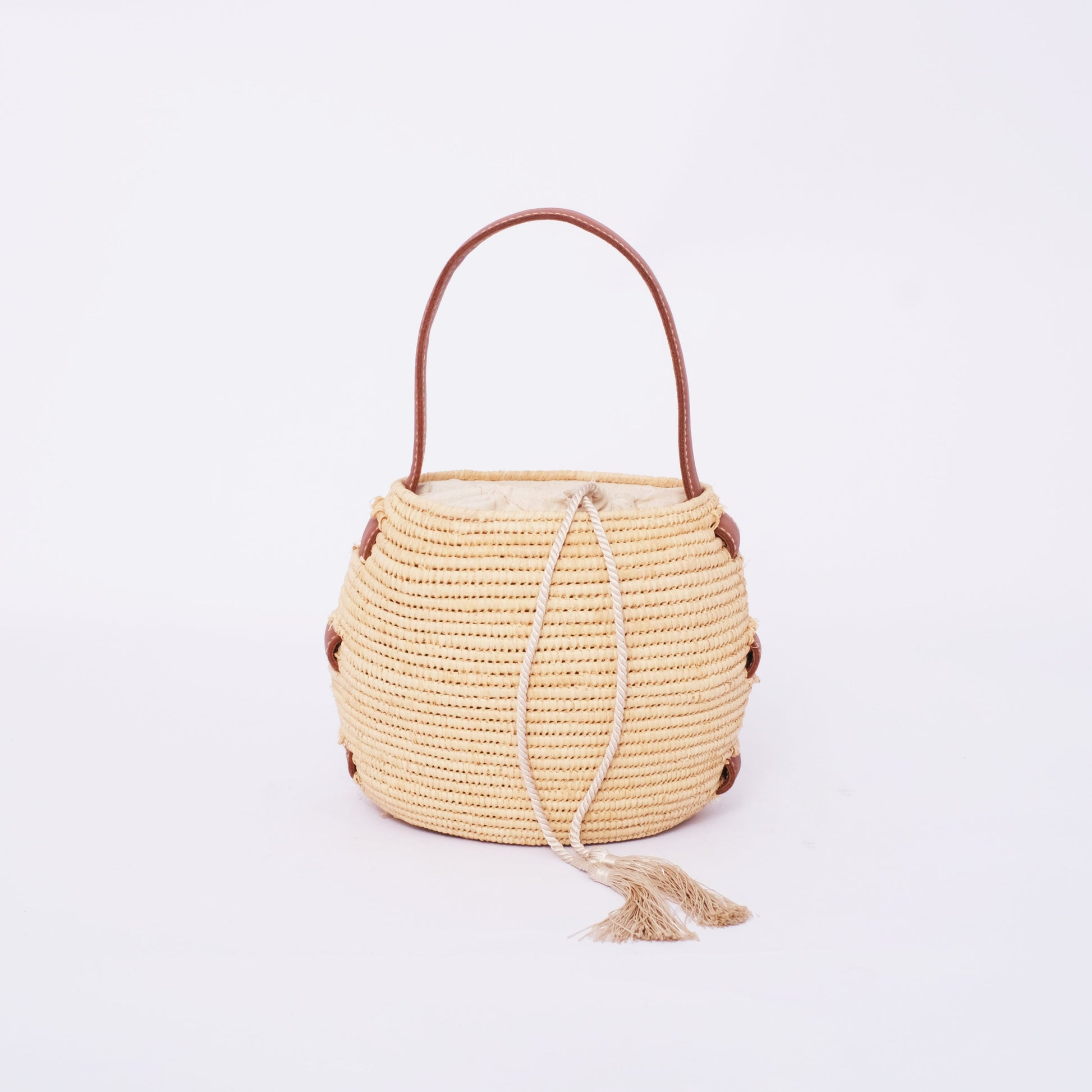 The Perfect Eco-Accessory: Handcrafted Moroccan Raffia Tote