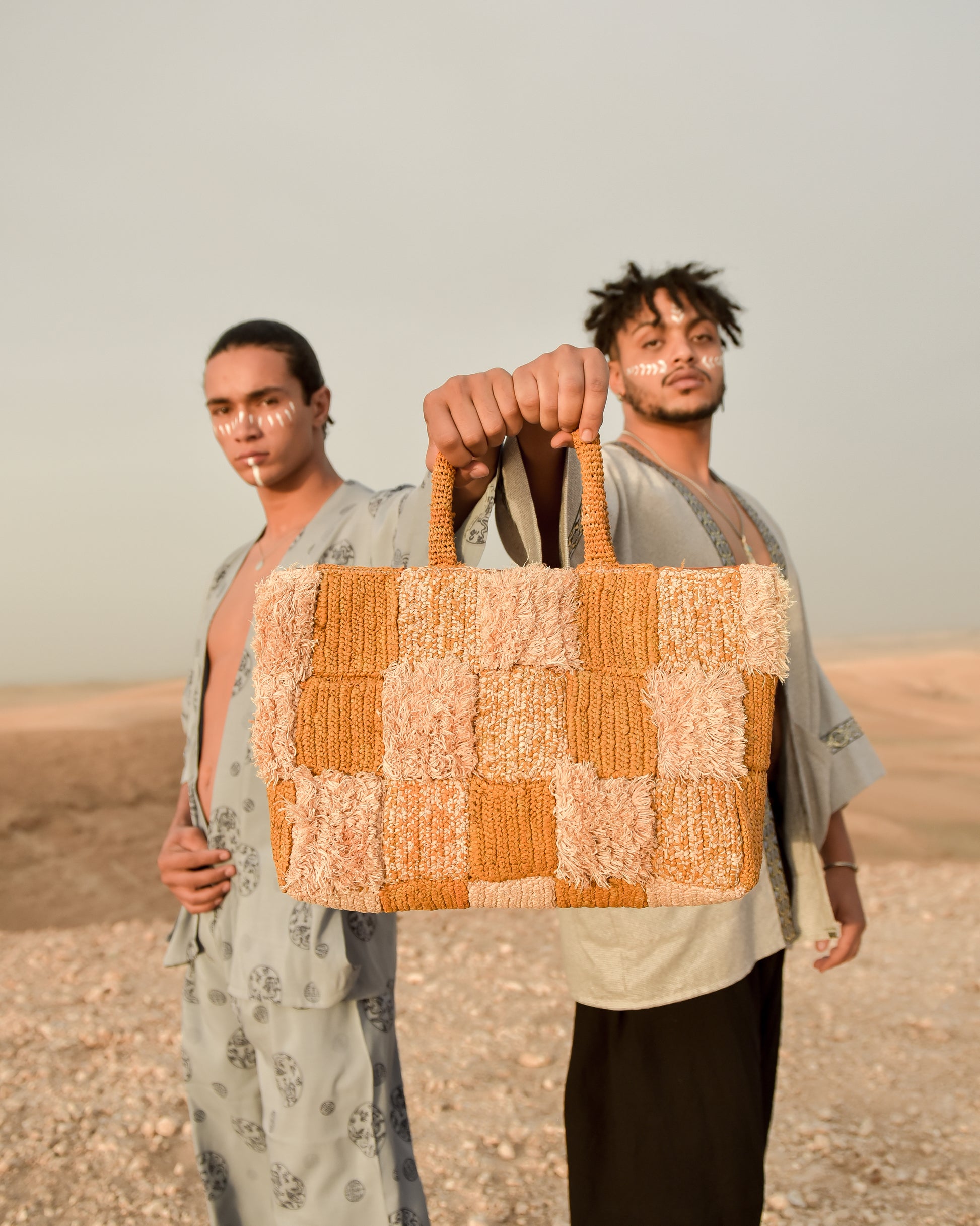 Natural Fibers and High-Quality Vegan Leather Meet in our Sustainable Raffia Tote
